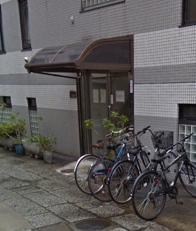 ウィナーズSUZUKIのエントランス