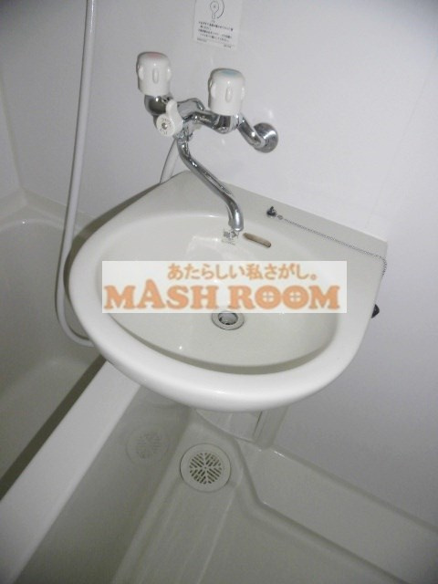 ラビアン中野A棟の洗面所