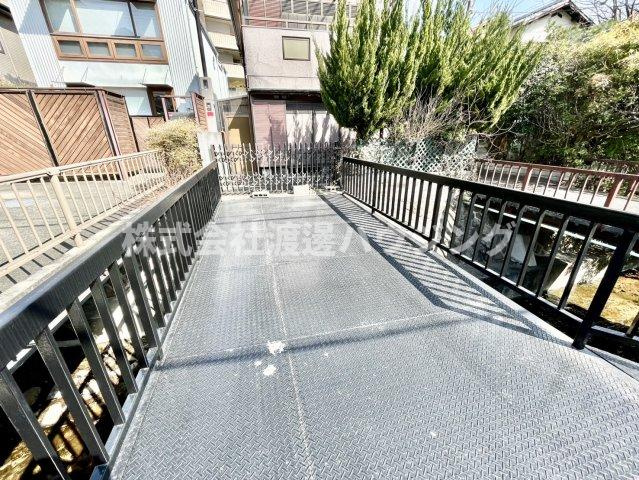 苦楽園一番町貸家の駐車場