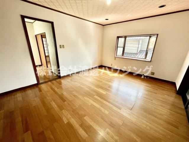 苦楽園一番町貸家の居間・リビング