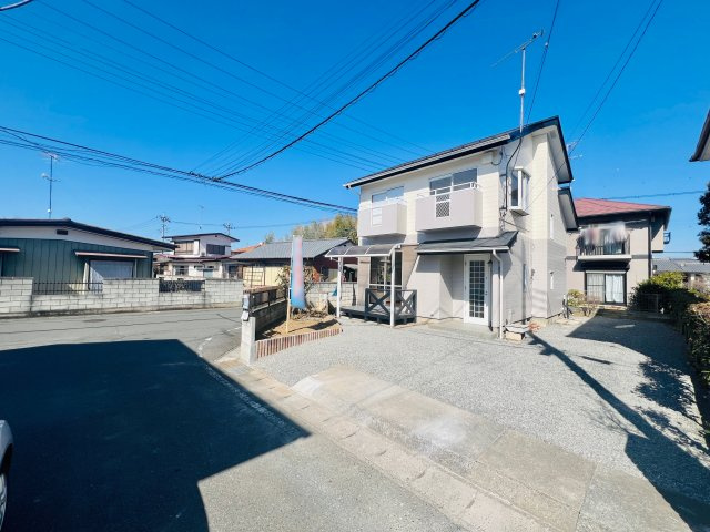 太田市龍舞町の外観|間口も広く、駐車も楽々♪