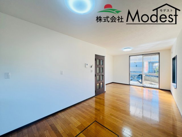 太田市龍舞町の居間・リビング|ご家族も自然と集まる13.5帖のLDK♪