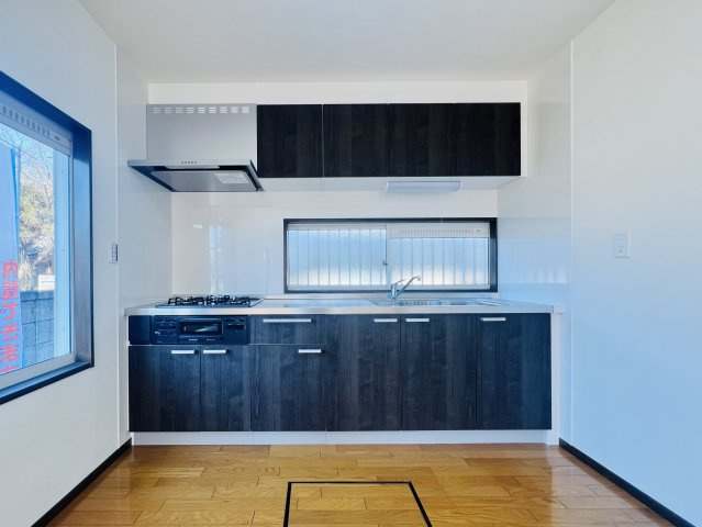 太田市龍舞町のキッチン|収納スペースも充実のキッチン♪