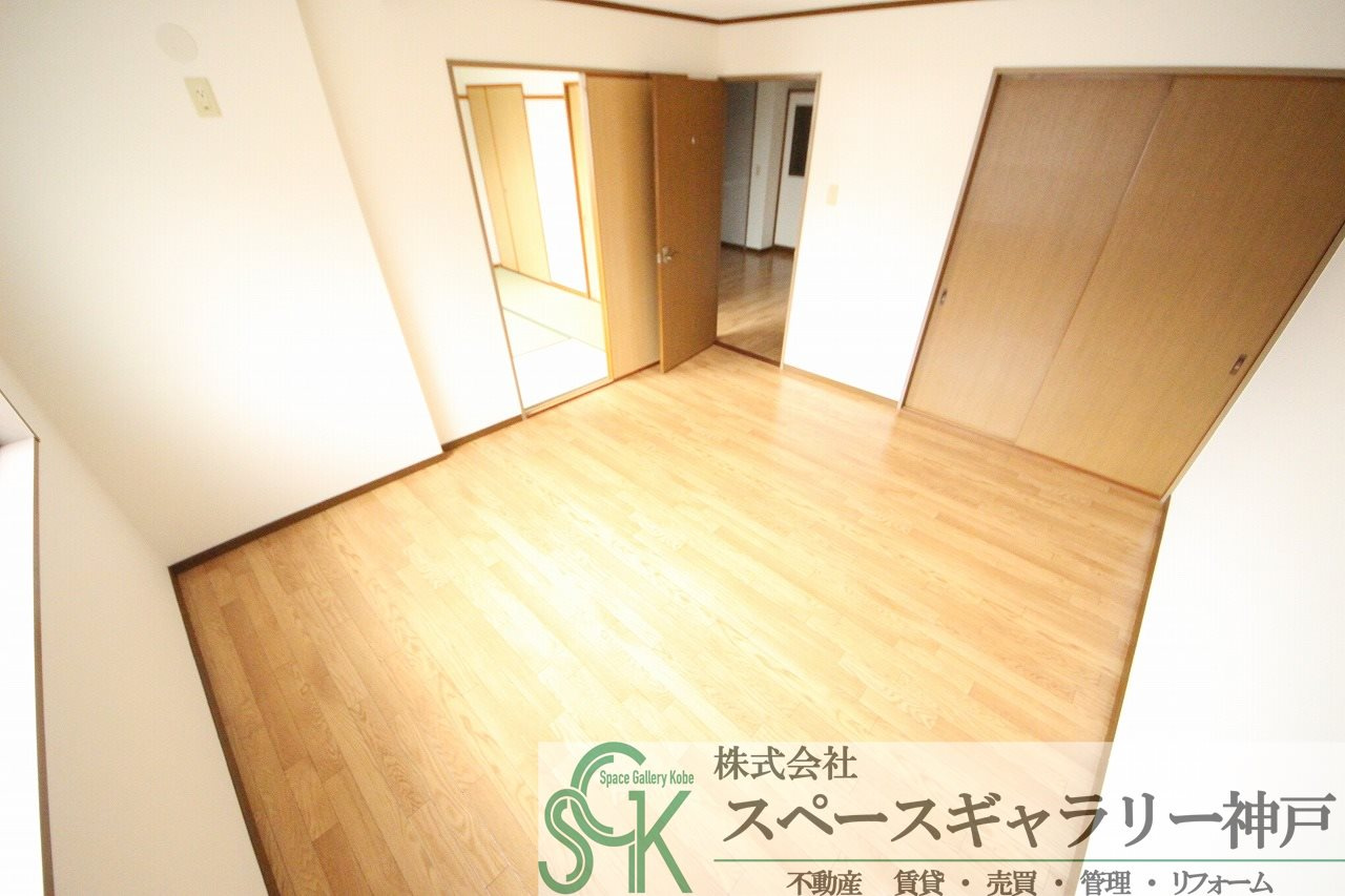 グリシーヌ静徳の寝室