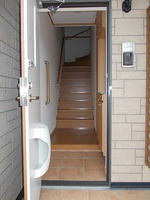 アディｙｏｕの玄関|落ち着いた玄関です