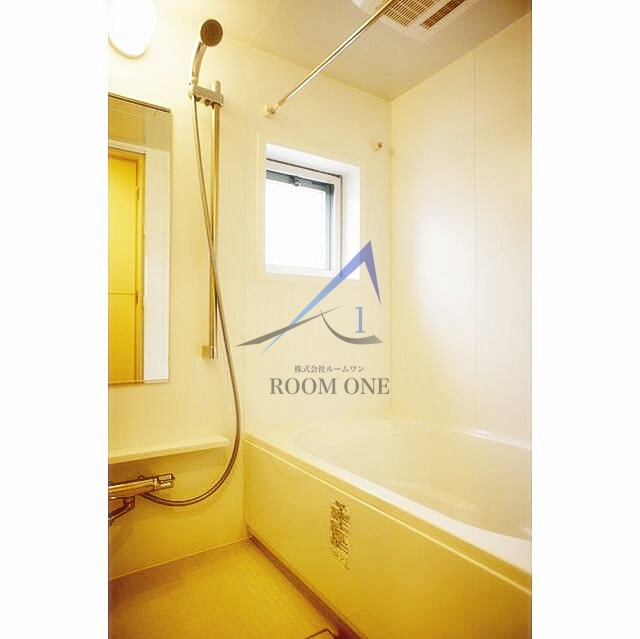 ＬＵＣＵＬＩＡ　ＣＯＵＲＴの浴室|お風呂です。