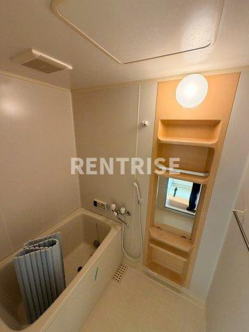 ベルクローバー B棟の浴室