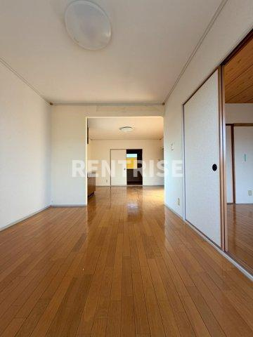 ベルクローバー B棟の居間・リビング