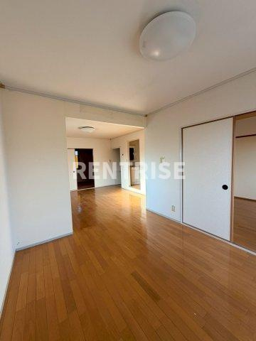 ベルクローバー B棟の居間・リビング