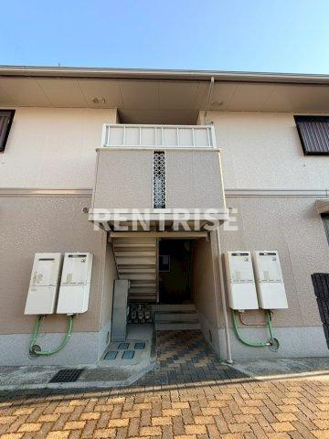 ベルクローバー B棟の外観