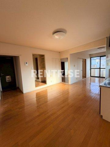 ベルクローバー B棟の居間・リビング