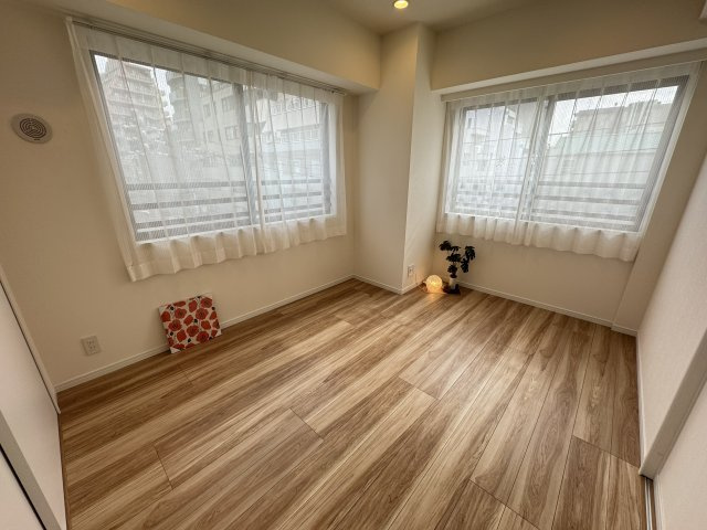 藤和シティホームズ上野山伏町　4Fの洋室