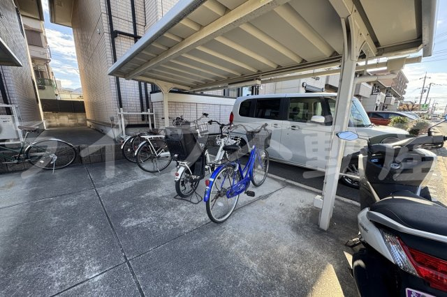 メゾンニュー池島 Cのエントランス|清潔なエントランスです