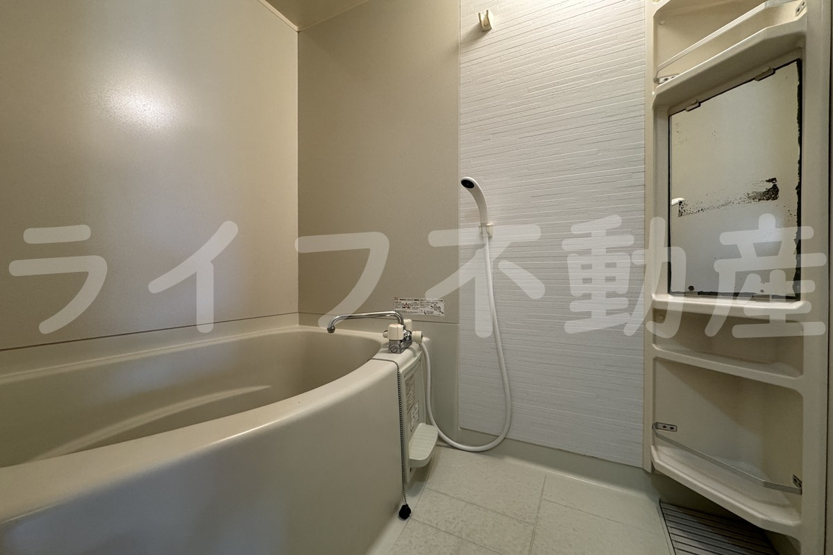 メゾンニュー池島 Cの浴室|コンパクトで使いやすいお風呂です