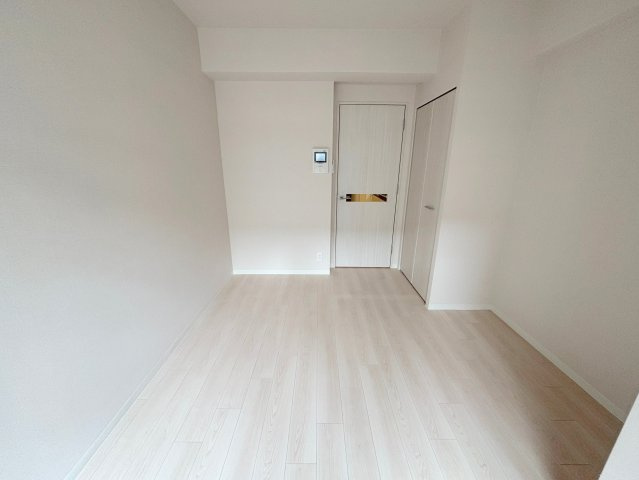 エムブイインプ新大阪の居間・リビング