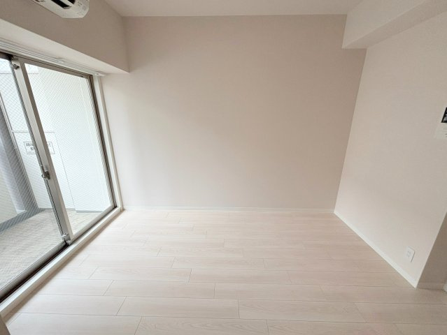 エムブイインプ新大阪の洋室