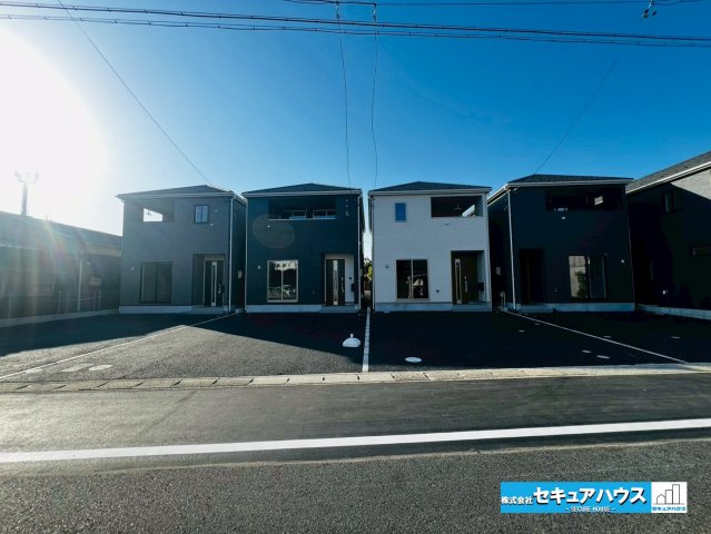 【今からご案内可能】刈谷市小垣江町本郷下　全9棟の前面道路含む現地写真|事前予約にて現地ご見学いただけます！お気軽にお問い合わせください♪
■株式会社　セキュアハウス■
住宅ローンに強く、知識、経験豊富なスタッフ在籍
お客様に寄り添い、ご成約後もサポート致します。