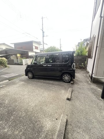 ビラ御影の駐車場