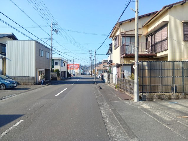 売中古戸建　静岡市葵区城北２丁目の前面道路含む現地写真|前面道路は5.8mあります。駐車場の出入りもスムーズにできるかと思います。