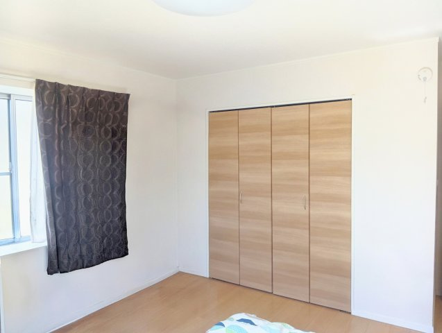売中古戸建　静岡市葵区城北２丁目の洋室|設備：２階洋室B・収納
