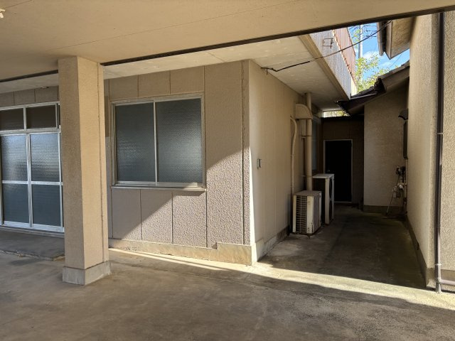 ニイジマ事務所の設備|作業所入り口