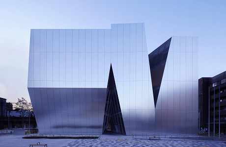 セレナ両国の周辺