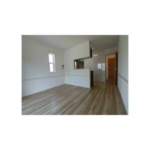 フォレストメゾン如意 A棟の居間・リビング