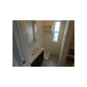 フォレストメゾン如意 A棟の洗面所