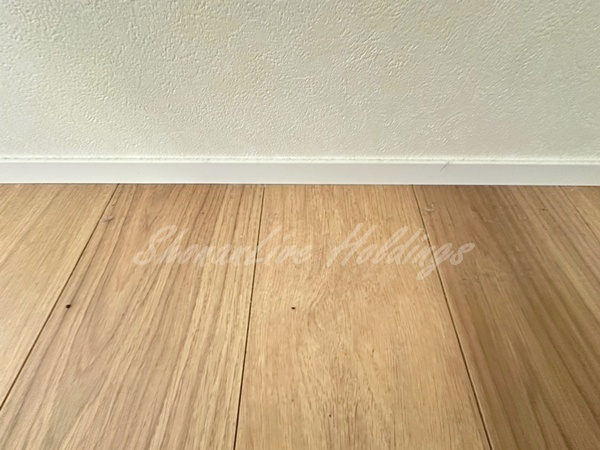 平塚市桃浜町のアパートの居間・リビング|同施工物件