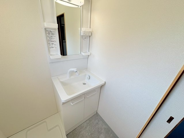 篠原本町1丁目貸家の洗面所