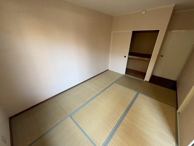 ビラ御影の和室