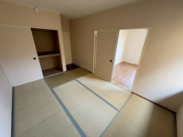 ビラ御影の和室