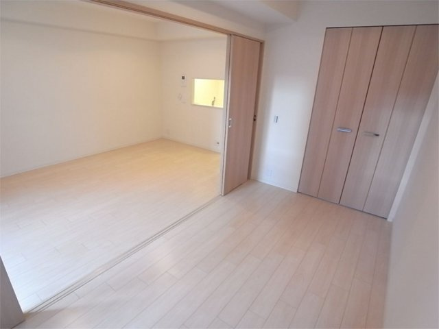 ワコーレ神戸三宮マスターズレジデンスの洋室