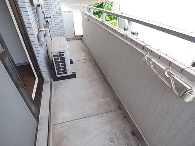 信和マンションのバルコニー