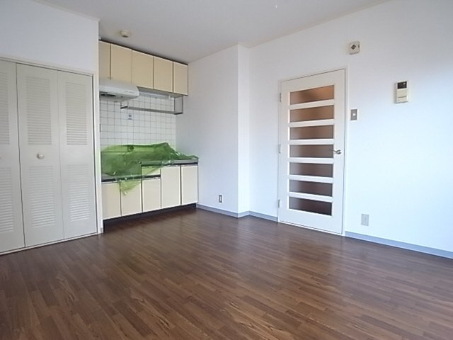 信和マンションの居間・リビング