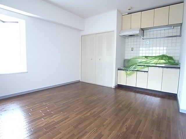 信和マンションの居間・リビング