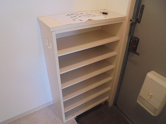 美野丘ハイツの玄関