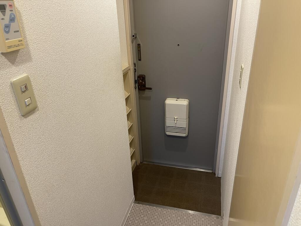 美野丘ハイツの玄関