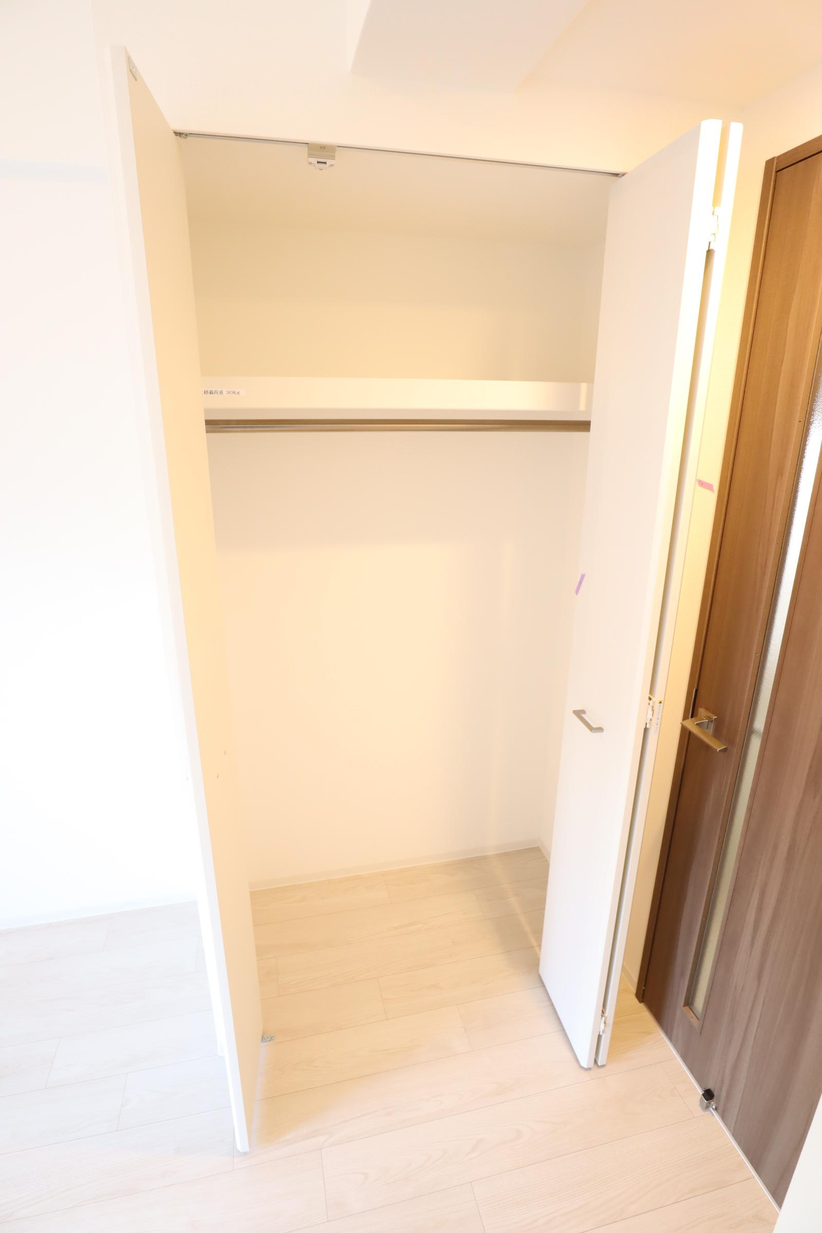 大阪市城東区鴫野西２丁目の賃貸マンションの収納