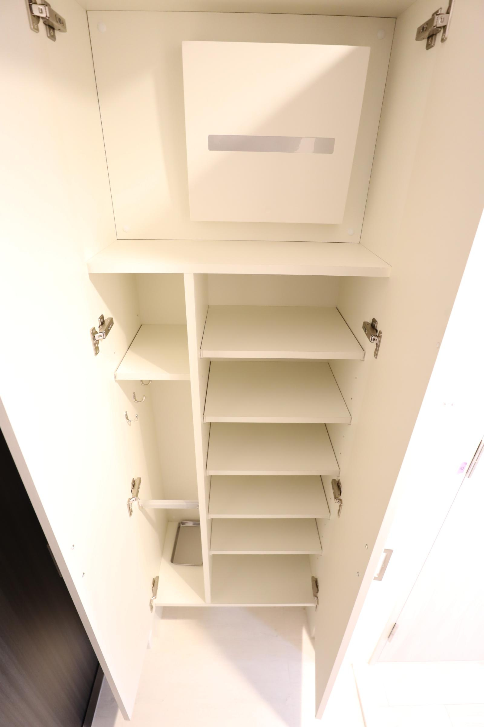 大阪市城東区鴫野西２丁目の賃貸マンションの玄関