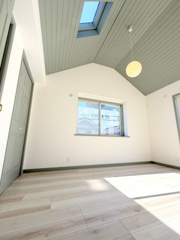 昭島市郷地町３丁目　リフォーム戸建の洋室