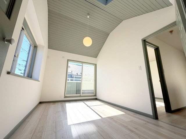 昭島市郷地町３丁目　リフォーム戸建の洋室