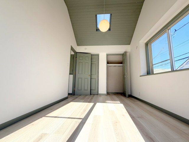 昭島市郷地町３丁目　リフォーム戸建の洋室