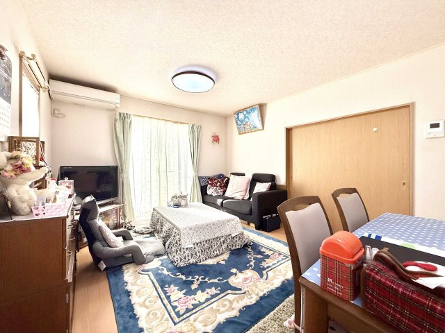 【居間・リビング】の画像