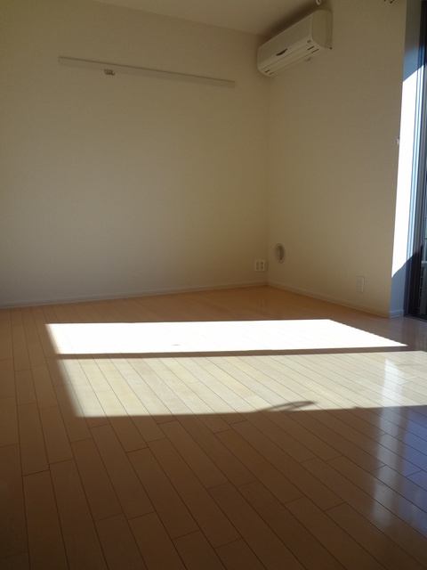 ティアラ長原の設備|★防犯シャッター・室内物干しフック★