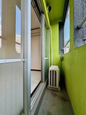 長居中央ビルのバルコニー