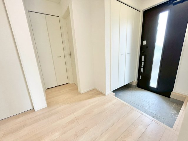 【玄関】 | 神栖市知手6号棟 | 施工例：即日のご見学も可能です。お気軽に0476-37-3888までお問合せ下さい。