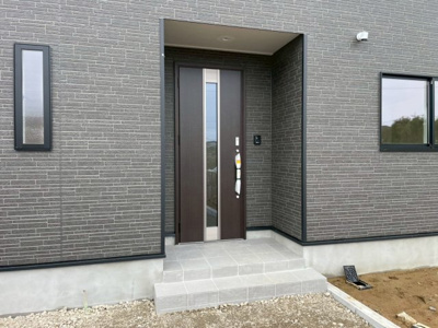 【エントランス】 | 神栖市知手6号棟 | 施工例：即日のご見学も可能です。お気軽に0476-37-3888までお問合せ下さい。