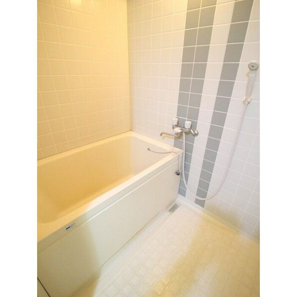 本多ハイツ長門石の浴室