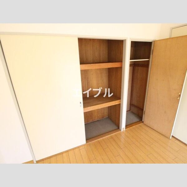 本多ハイツ長門石の収納